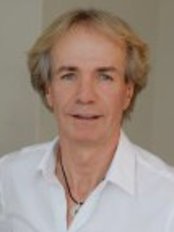 Dr Karl Moser - Chief Executive at Moser Medical
