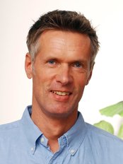 Dr Reinhard Titel - Doctor at Haarwunschzentrum - Hamburg