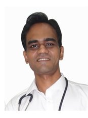 Dr Sandeep Savant - Surgeon at Cosmazone - Delhi Centre