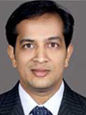 Dr Niraj Goenka - Principal Surgeon at Dr.Goenka Hair Transplant Clinic
