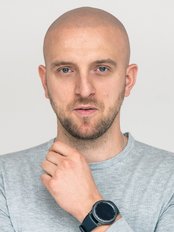 Scalpmann Hair and Head Care - Krzysztof Reczynski Scalpmann Hair&Head Care Owner & Practioner 