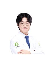 Mr Jung Hwan-Ho - Doctor at Moaman Hair Transplant Clinic