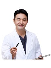 Dr Ryu Y - Chief Executive at Moart