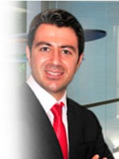 Farmaceutico Eyad Attar -  at Clinicana - Madrid