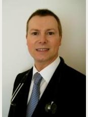 Dr Griffiths - FUE Hair Transplants - Dr Peter Griffiths