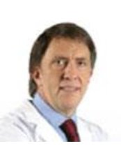 Dr Nestor Ricardo Spagnuolo - Surgeon at Medical Hair España