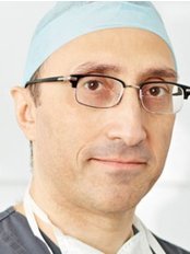 Dr Bessam Farjo - Surgeon at Farjo Hair Institute - London