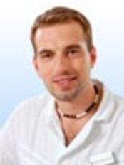 Dr Vladislav Ruzicka - Dentist at Praga Medica – Eye Surgery clinic