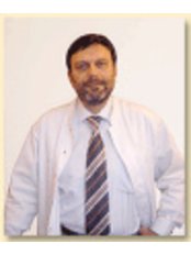 Dr Marc Chemla - Principal Surgeon at Clinique Vision Laser Paris Ouest