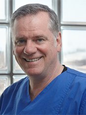 Dr. med. Jörg Fischer - Ophthalmologist at Lasik Germany - Berlin