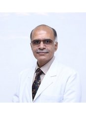 Dr Rajesh Khanna -  at Shreya Eye Centre