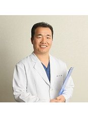 Dr.  GU Robert - Doctor at Glory Seoul Eye Clinic