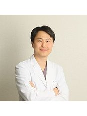 Glory Seoul Eye Clinic - Dr. KIM William 