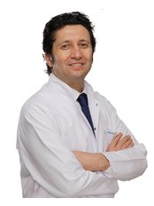 Dr Remzi Karadağ - Surgeon at Veni Vidi Eye - Caddebostan