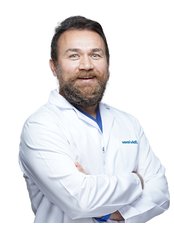 Dr Özer  Kavalcıoğlu - Surgeon at Veni Vidi Eye - Caddebostan