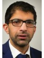 Prof Tariq Aslam - Surgeon at Optegra Eye Hospital  Manchester