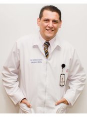 Dr federico zapata - Principal Surgeon at MediMujer