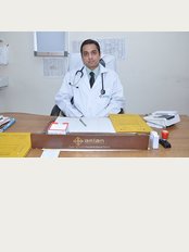 Dr Vikas Goswami's Cancer Clinic - Department of Medical Oncology, Fortis Hospital B-22 Sector 62,, Noida, Uttar Pradesh, 201301, 