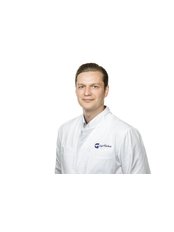 Dr Linas Zeniauskas - Surgeon at Wellness Travels