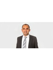 Dr Naveed Shaikh - Consultant Orthopedic Surgeon - Lower Limb - Consultant at London Musculoskeletal Centre