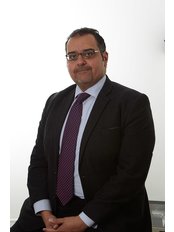 Amr Fahmy - Consultant Orthopedic Surgeon - Back Specialist - Surgeon at London Musculoskeletal Centre
