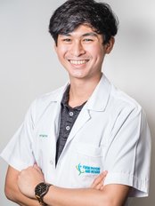 Mr Supapong (Boss) Juntharin - Physiotherapist at Form Recovery and Wellness - Thonglor Branch