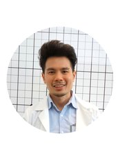 Dr Pakorn Wivatvongvana - Doctor at ChivaCare Medical and Physical Therapy Center