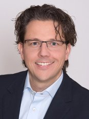 Dr. Matthias Kolloros - Plastic Surgery Clinic in Austria