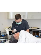 Tir Na Nog Clinic - Dr Kevin McDonald Hair Transplant Surgeon