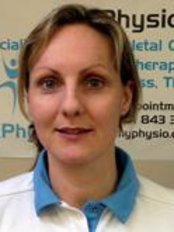 My Physio - Lizzy Craft qualified in 2003 from UWE Bristol with a 2:1 BSC (Hons) Physiotherapy degree.