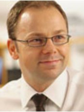 Mr.Richard Dafydd Price - Cambridge Nuffield - Plastic Surgery Clinic in the UK