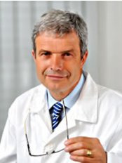 MUDR. David Štěpán, Plastická Chirurgie - Plastic surgeon MD. David Stepan Born 18. 9. 1957 graduation in 1983 at Masaryk University in Brno, attestation in general surgery 1986 plastic surgery 1991st