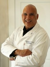 Dr. Fred Aguilar, Aesthetic Plastic Surgery - Bellaire - Plastic Surgery Clinic in US