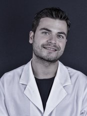 Doctor Bayar - Dr.Ömer Bayar