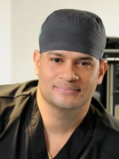 Dr. Emmanuel Perez - Plastic Surgery Clinic in Dominican Republic
