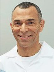 Dr. Menir Assuied - Dental Clinic in France