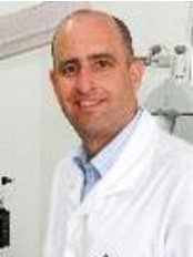 Vision Institute - Dr. Adrian Rubenstein - Eye Clinic in Costa Rica