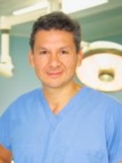 Dr. Guillermo Guzmán Amaro - Gastroenterology Clinic in Costa Rica
