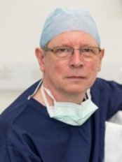 Dr David Dunaway - The Portland Hospital - Plastic Surgery Clinic in the UK