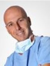 Dott. Nicola Pittoni - Milano - Plastic Surgery Clinic in Italy