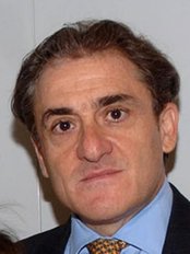 Dr. Antonino Cassisi - Plastic Surgery Clinic in Italy