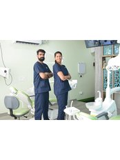 Roots And Crown Microdentistry - Dr.Ankur Vats & Dr.Anjali S Vats