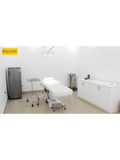 Square Root - Dermatology Clinic in India
